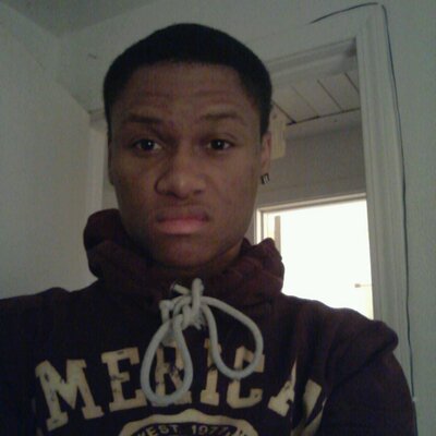 Profile Picture of Dominique Frazier (@90s_guy) on Twitter