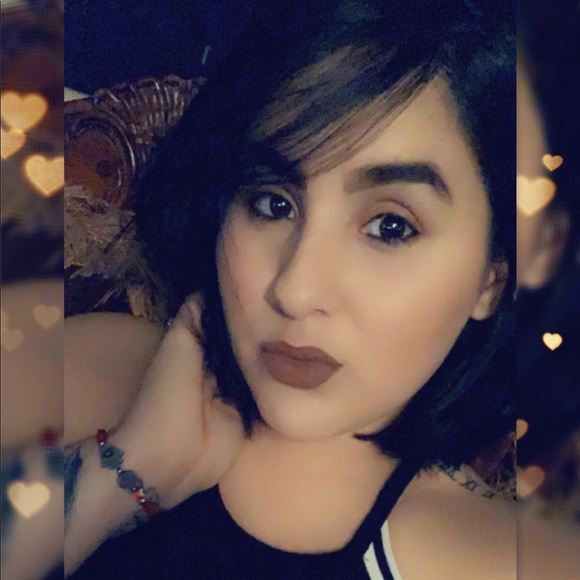 Profile Picture of Maritza Barron (@mbarron5116) on Poshmark