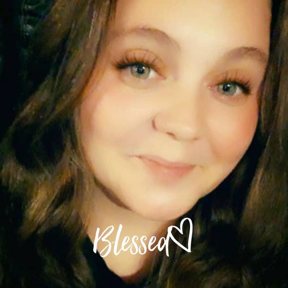 Profile Picture of Tabitha Simpson (@tabbie813) on Poshmark