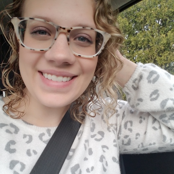 Profile Picture of Lauren Haucke (@lhaucke610) on Poshmark