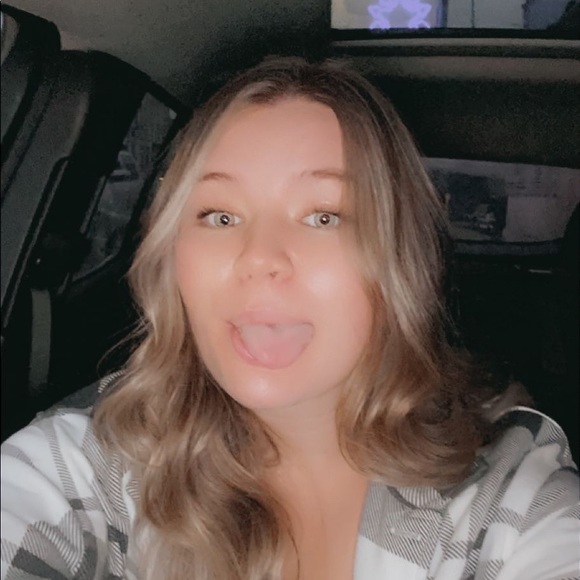 Kayla Meriam - Poshmark Profile Picture of Kayla Meriam (@kaylameriam) on Poshmark