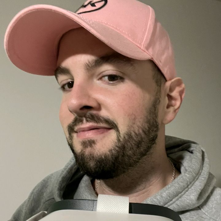 Profile Picture of Thomas Lu (@iwannaeatyournuts) on Tiktok