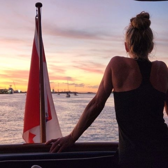 Profile Picture of Lorraine Arguin (@arguinl27) on Poshmark