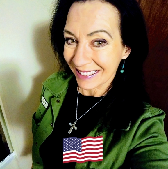 Profile Picture of Diana Ramsey (@di1ramsey) on Poshmark