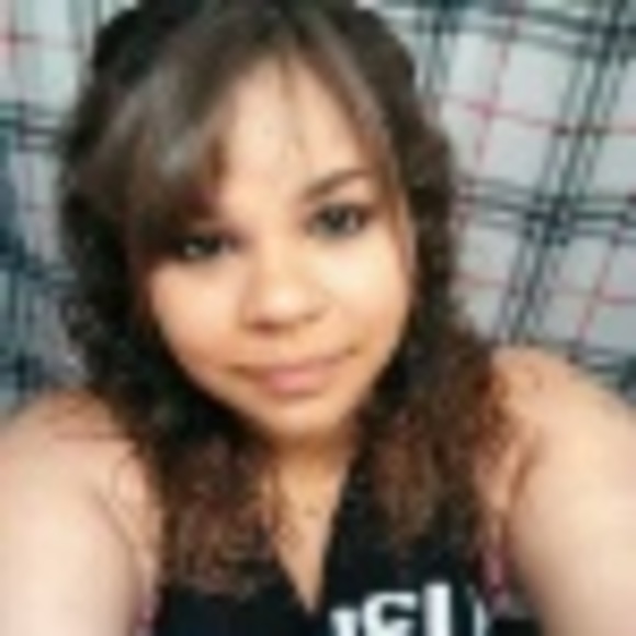 Profile Picture of Ivy Garcia (@eve0516) on Poshmark