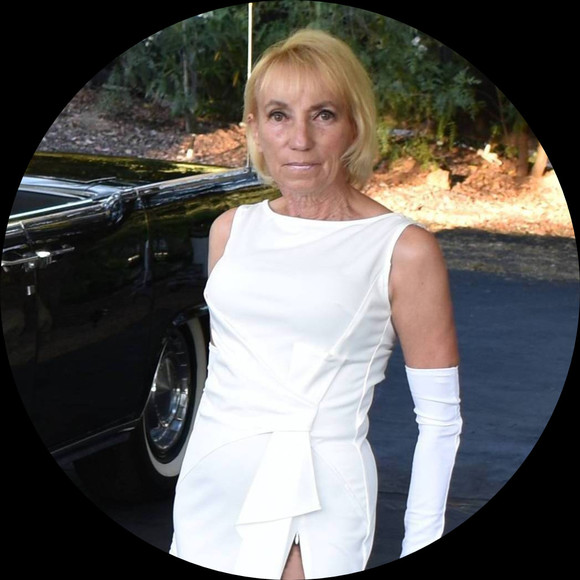 Profile Picture of Nancy Cottrell (@nancytapper) on Poshmark