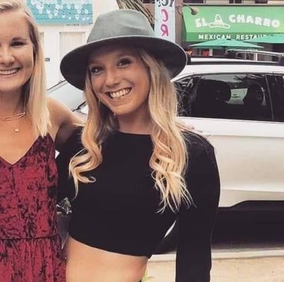 Profile Picture of Taylor Stepp (@tayyyyystepp) on Poshmark