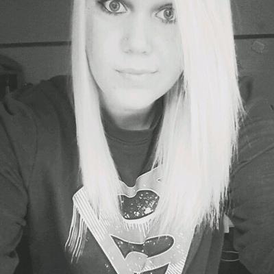Profile Picture of Anzonic Nicki Button (@NixiDBieber) on Twitter