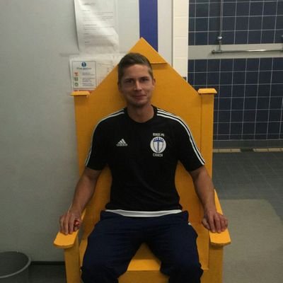 Profile Picture of Aaron (@AaronHowe10) on Twitter