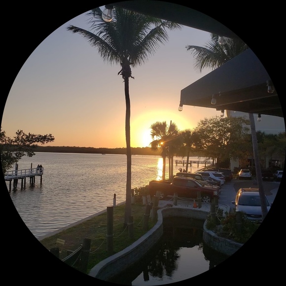 Jodi Recenello - Poshmark Profile Picture of Jodi Recenello (@newjrzgrl) on Poshmark