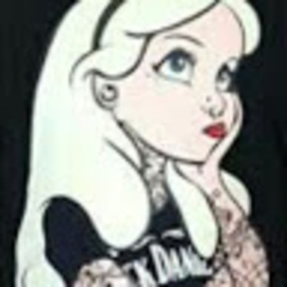 Profile Picture of Tina Bird bice (@tbirdbice) on Poshmark