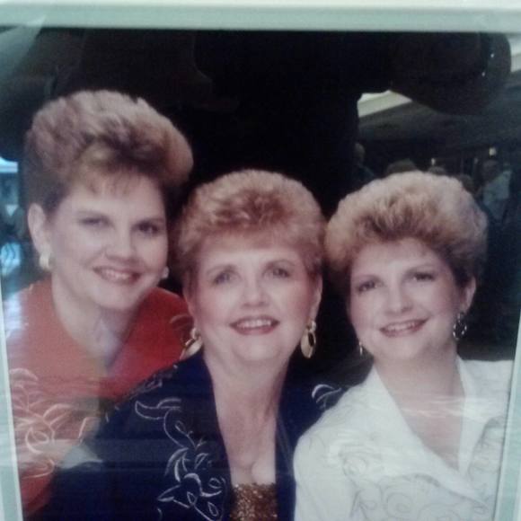 Profile Picture of Cathy Cullmann (@cullmann_cathy) on Poshmark