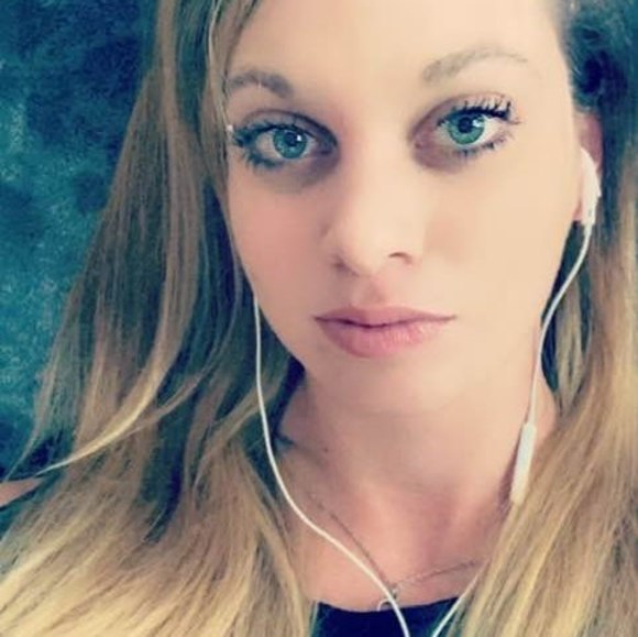 Profile Picture of Katelyn Bestwick (@kateydoo76) on Poshmark