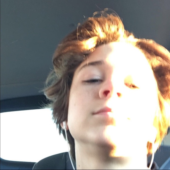 Profile Picture of Josh Gardner (@joshshreds) on Poshmark