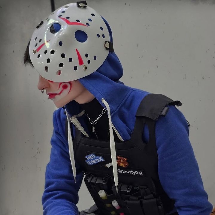 Profile Picture of Del (@thedeliriousone_) on Tiktok