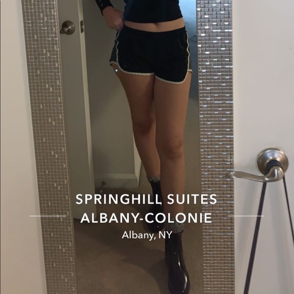 Profile Picture of Julia Maliarik (@juliamaliarik) on Poshmark