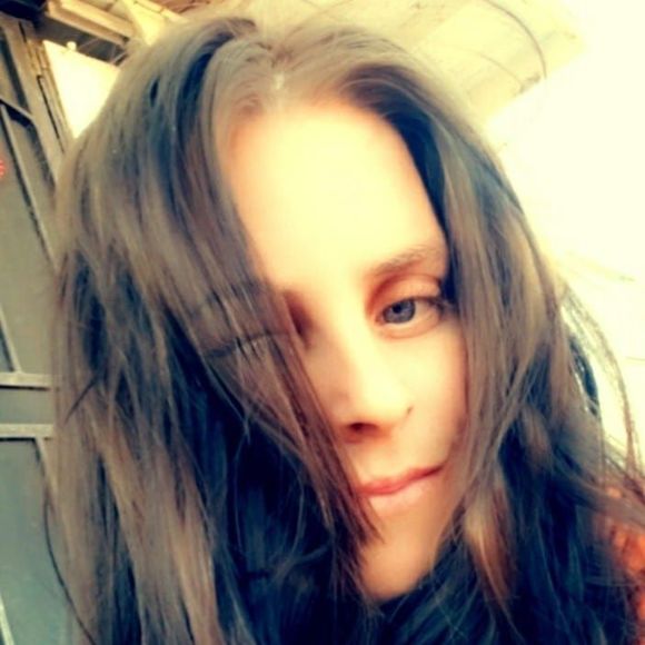 Profile Picture of Cindy Shock (@cindymshock) on Poshmark