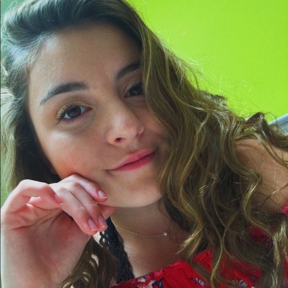 Profile Picture of Julia Roehm (@julroehm) on Poshmark