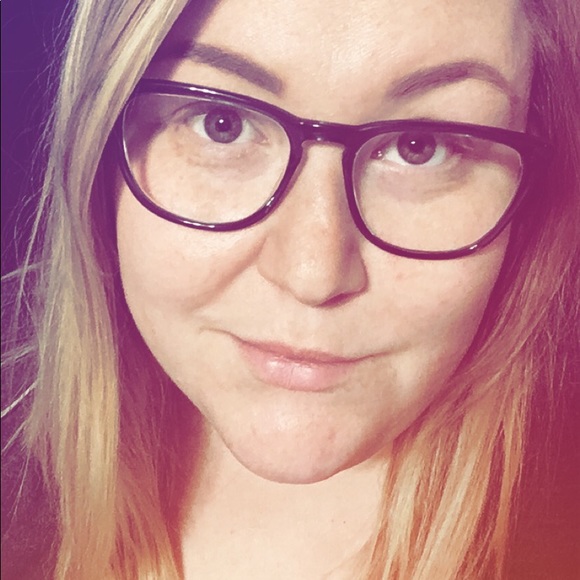 Profile Picture of Haley Bartlett (@hmbartlett90) on Poshmark