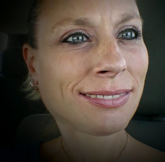 Profile Picture of Lori Lancaster (@lcurths) on Poshmark