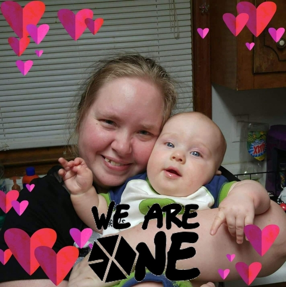 Profile Picture of Kate Everett (@blackkatchamer) on Poshmark