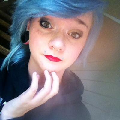 Profile Picture of Julia Elliott (@@Julia_B) on Twitter