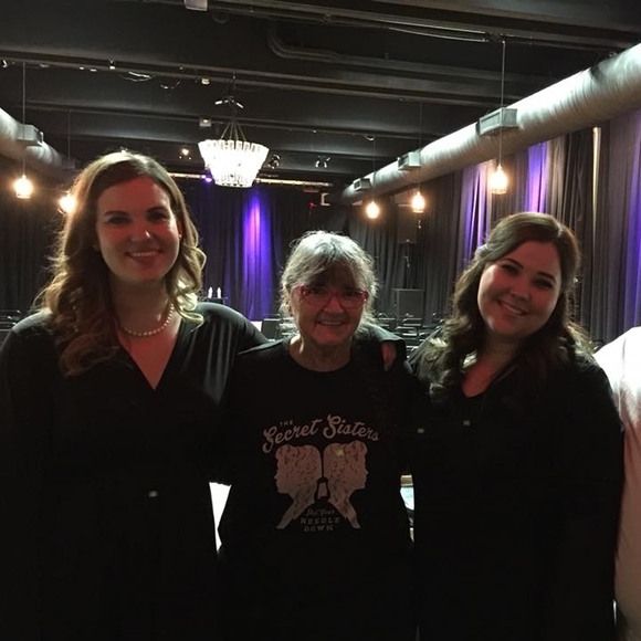 Maralee Garst - Poshmark Profile Picture of Maralee Garst (@marstamper) on Poshmark