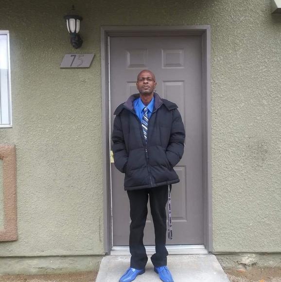 Profile Picture of Kenneth Oliver (@kennetholive318) on Poshmark