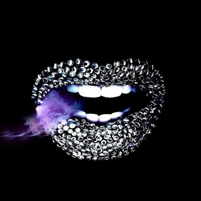Profile Picture of Sue Sassy (@SueSassStiletto) on Twitter