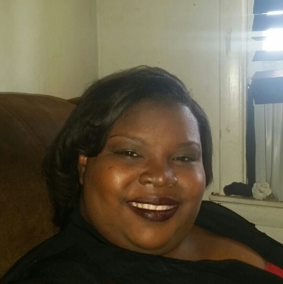 Profile Picture of Sherita Bronner (@sheritabronner) on Poshmark