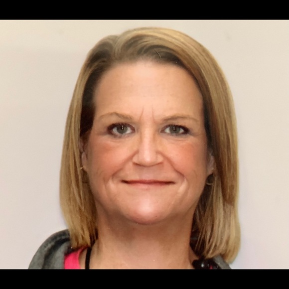 Profile Picture of Kay Bjoraker (@klouisa64) on Poshmark