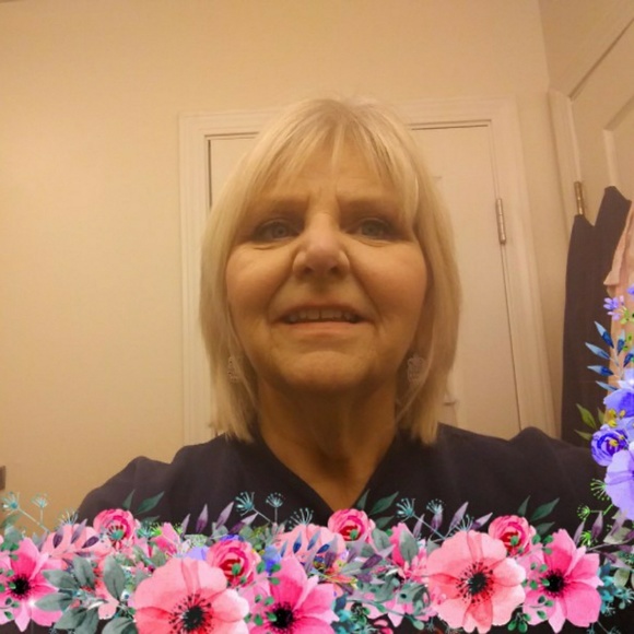 Profile Picture of Barbara Mesinger (@barb8334) on Poshmark