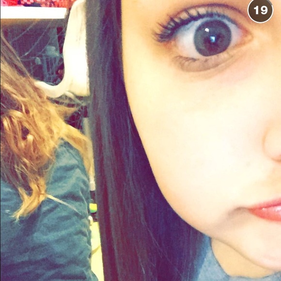 Profile Picture of Kylee Alford (@kykylleeee) on Poshmark