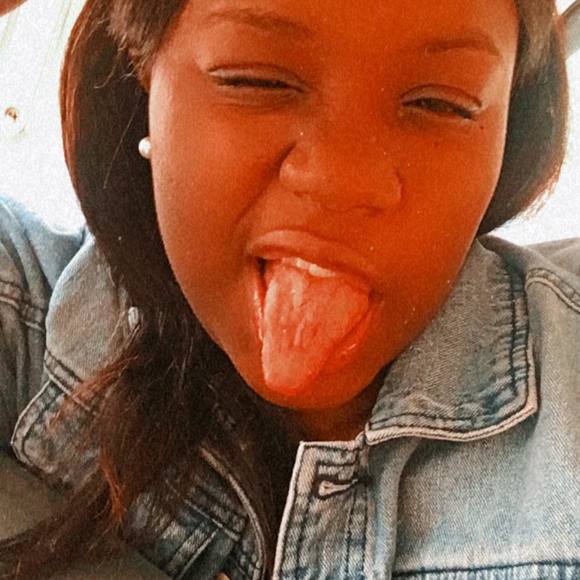 Profile Picture of Astoree Quaron (@astoreequaron) on Poshmark