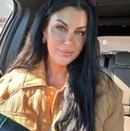 Profile Picture of Mariam Davis (@Mariam-Davis) on Facebook