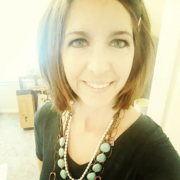 Profile Picture of Christina Ruhlig (@christinaruhlig) on Poshmark