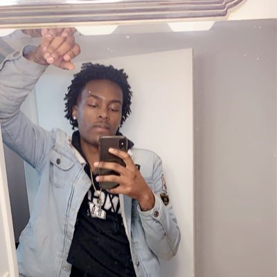 Profile Picture of Dr. Kirk Myers 🍫 🥀 🌹 (@swaggfreshtodef) on Twitter