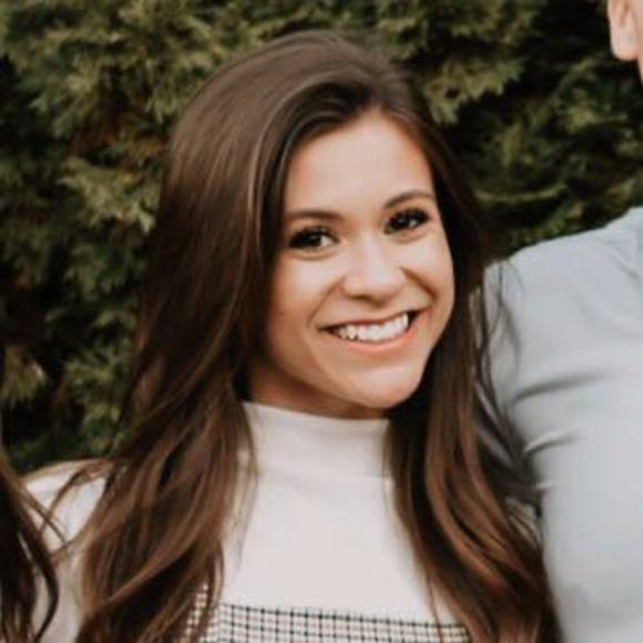 Profile Picture of Peyton Lollar (@11peytonl) on Poshmark