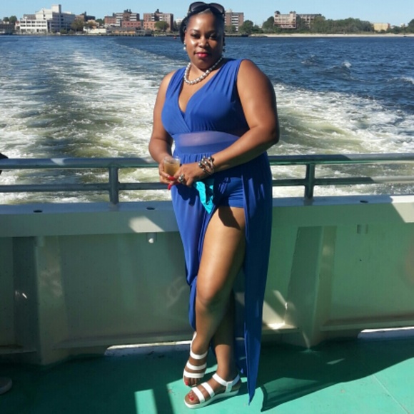 Profile Picture of Dorna Jules (@dornasurage) on Poshmark