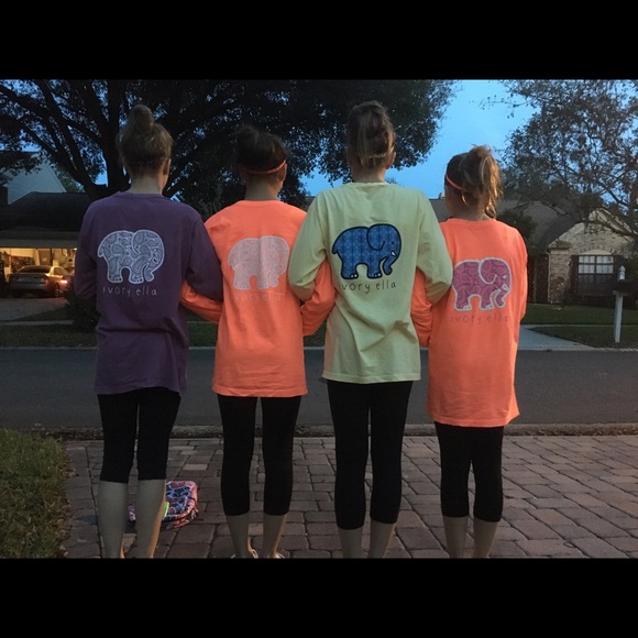 Profile Picture of Elise Panzner (@elisepanzner) on Poshmark