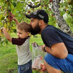 Profile Picture of vinnigee (@vinnigee) on Tiktok