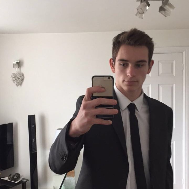 Profile Picture of Robert Evanson (@robertevanson) on Tiktok
