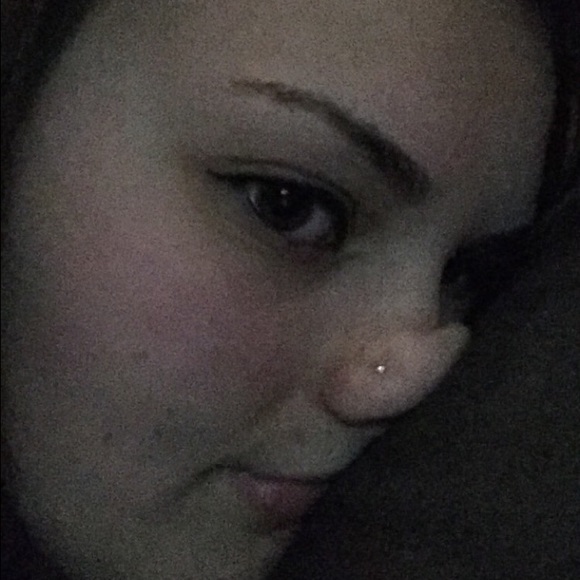 Profile Picture of Hayley Asquith (@looksnout) on Poshmark