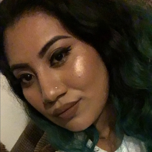 Profile Picture of Mayte Ramirez (@mayteeexx) on Poshmark