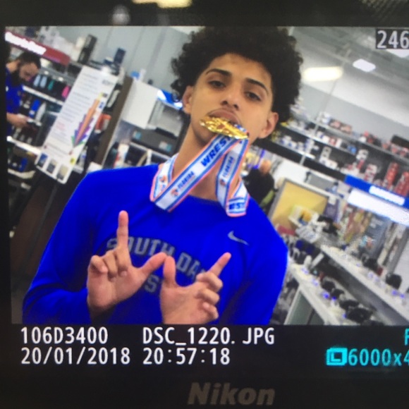 Profile Picture of Guillermo Flores (@gmo120) on Poshmark