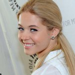 Profile Picture of Watch Me Make A Girl Dissapear (@alisonkisses) on Instagram