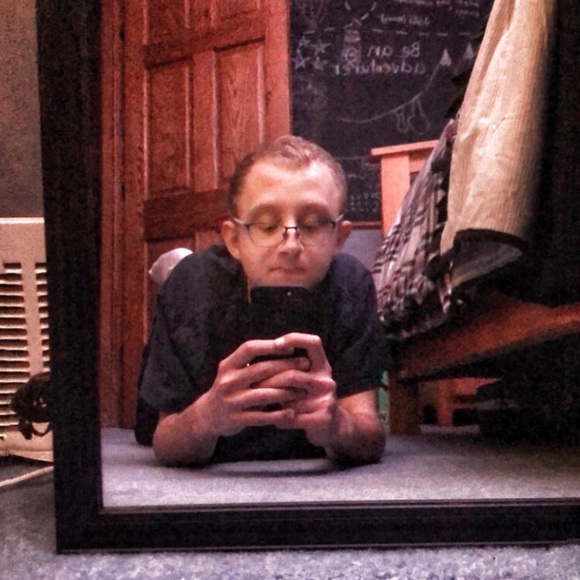 Profile Picture of Gregory Kessler (@gregorykessler) on Poshmark