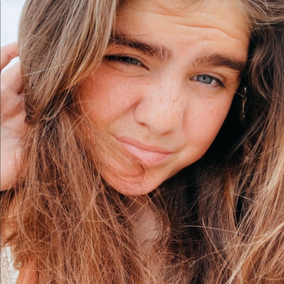 Profile Picture of Taylor Shreck (@taylorshreck44) on Poshmark