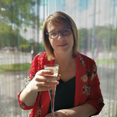 Profile Picture of Debbie Willis (@DebbiThomasUK) on Twitter