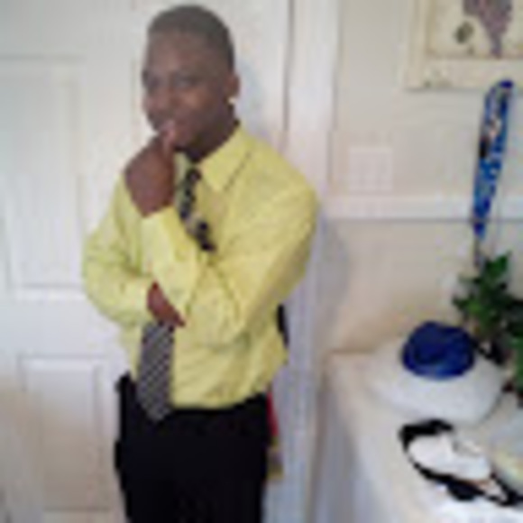 Profile Picture of Alfred Sims (@doodyvsdoodie) on Poshmark